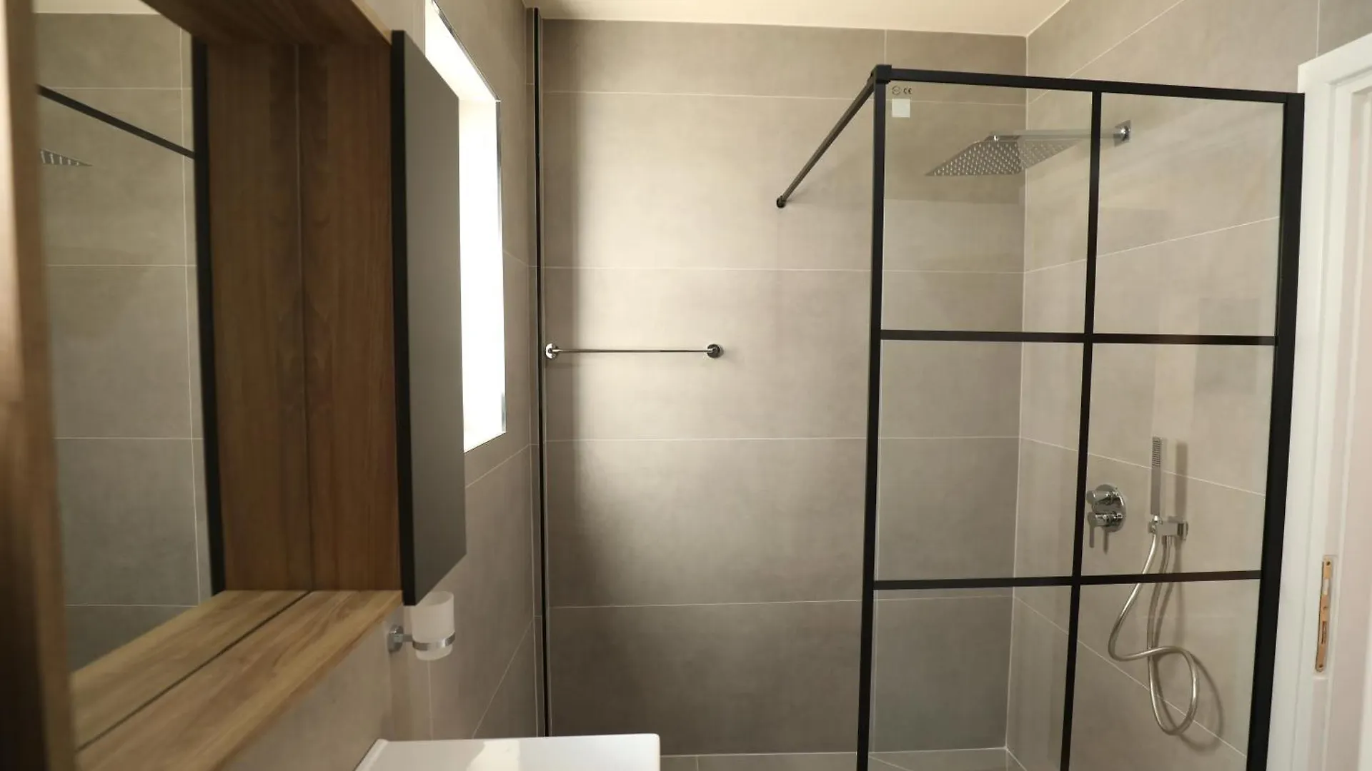 Hoy Bnb Room 4 Pogradec Casa de Férias